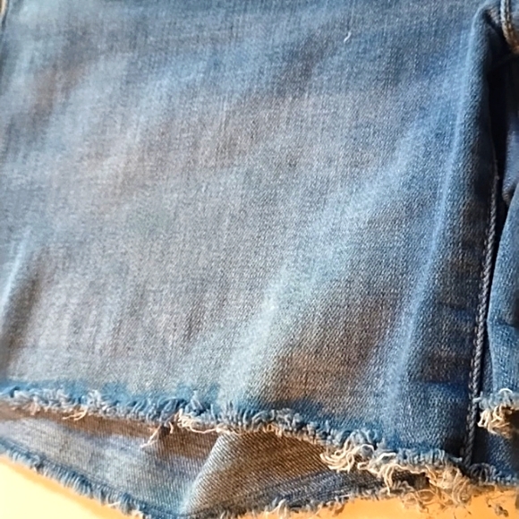 American Eagle Outfitters Light Blue Jean Cut Off, Distressed Shorts Size 8 VGC. - Picture 3 of 6